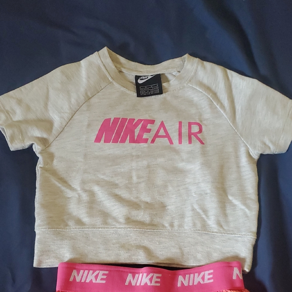 Nike Active Girls 2-Piece Cropped Sweatshirt & Shorts (Med/6)